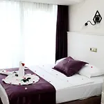 By Karaaslan Hotel Kusadası