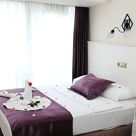 By Karaaslan Hotell Kusadası